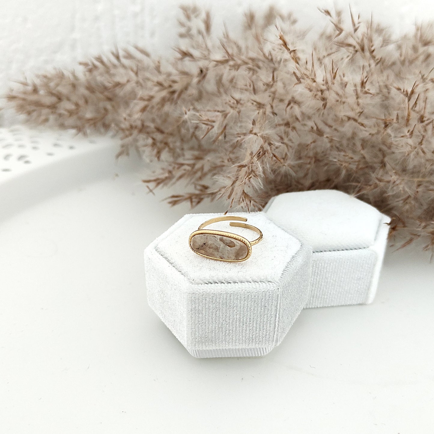 YE Pierścionek - Oval Beige