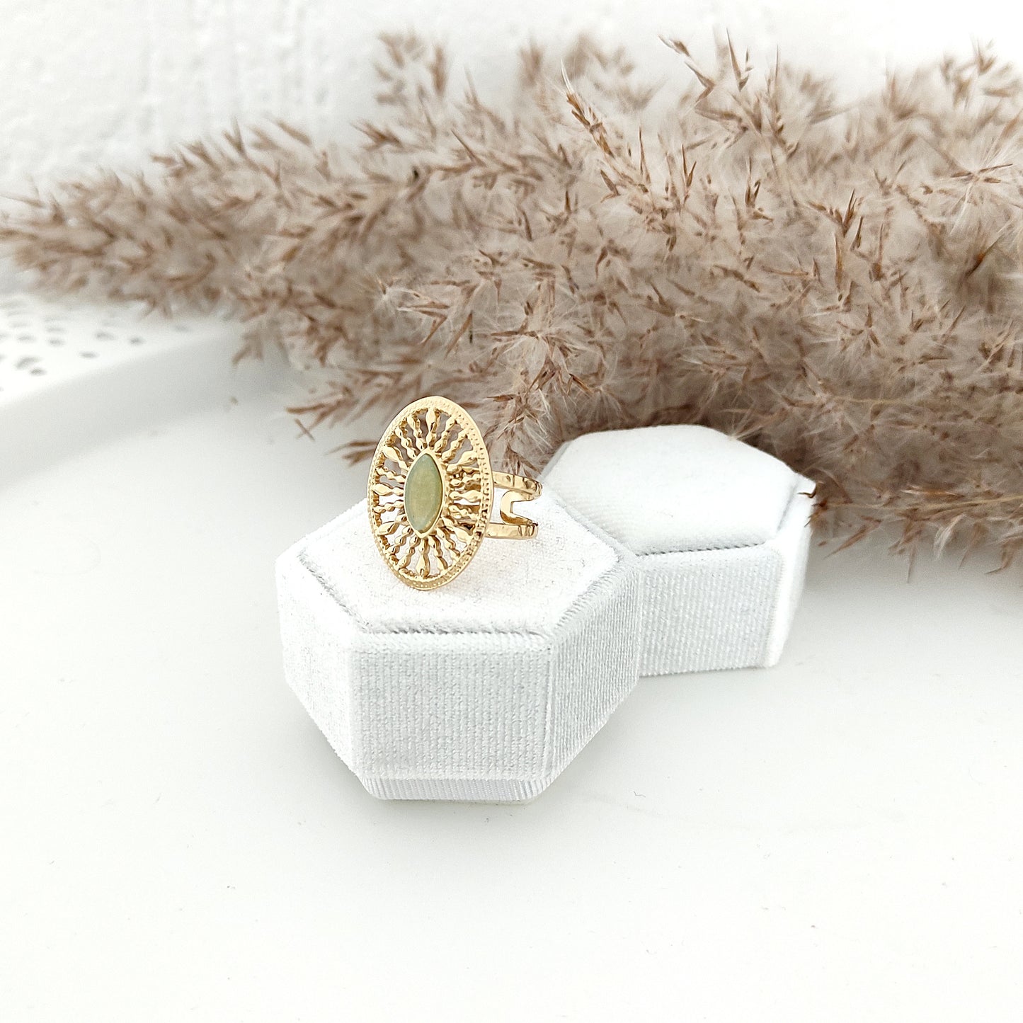 YE Ring - Baroque Light Green